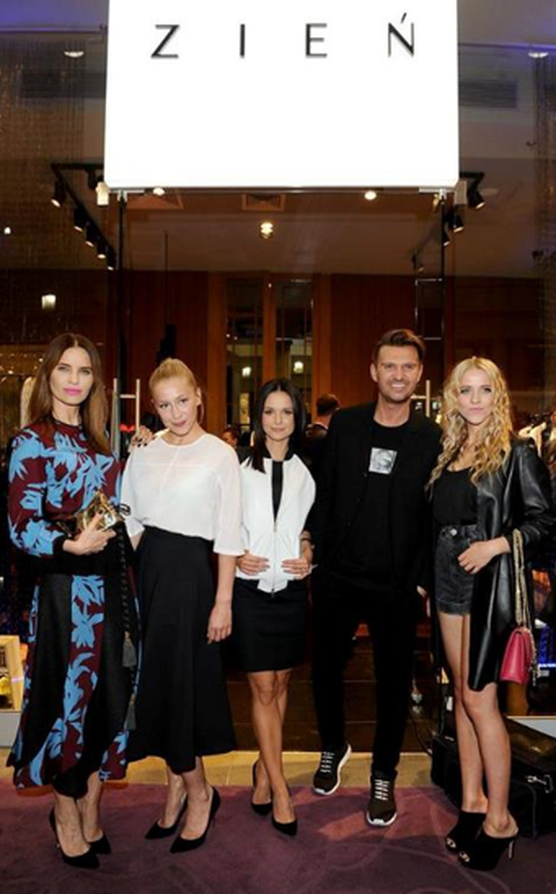Five people outside the ZIEN boutique at Galeria Mokotow